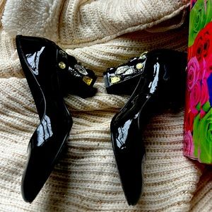 Beverly Feldman shoe size 91/2 -10 US. Like new. Barely used